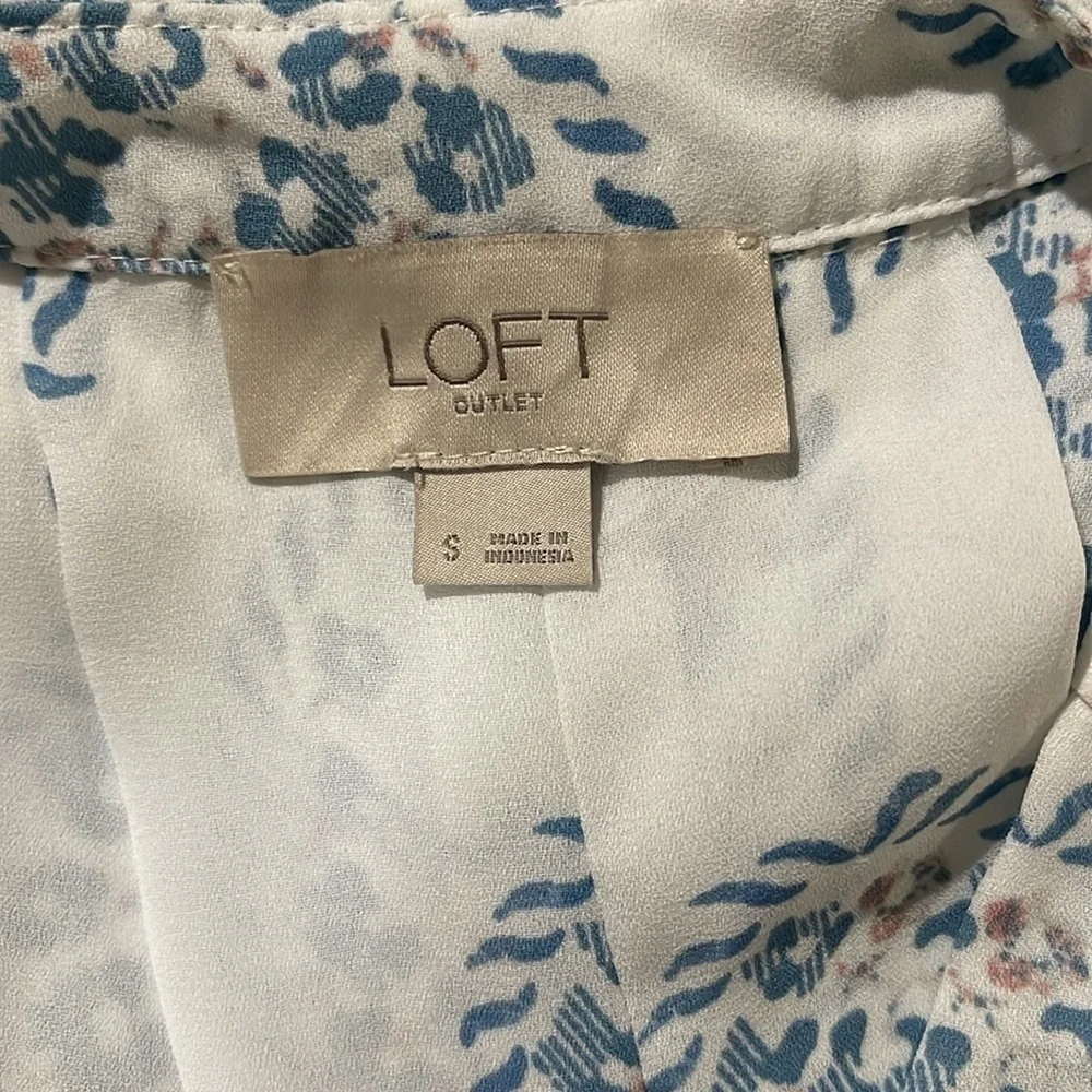 New Without Tags LOFT White and Blue Patterned Tank Blouse Size Small